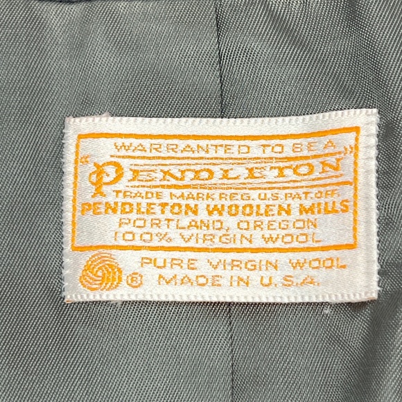 Excellent Condition Pendleton Gray Wool Blazer Size: 14 - Picture 9 of 15